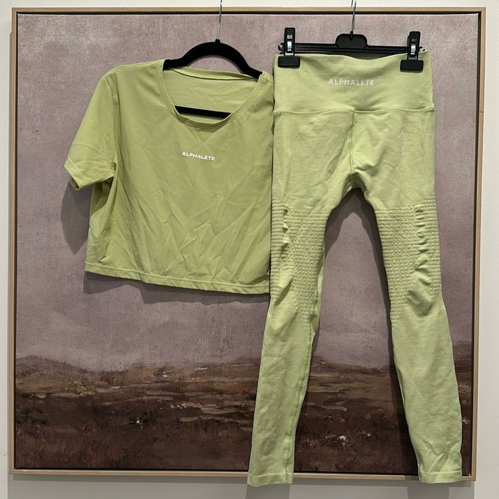 Alphalete athletic set lime green halo leggings in frozen spring